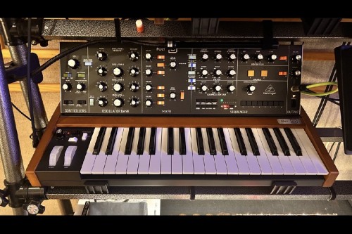 Behringer POLY D